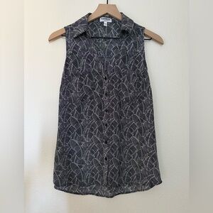 Express Women's Sleeveless Black and White Button Down Shirt